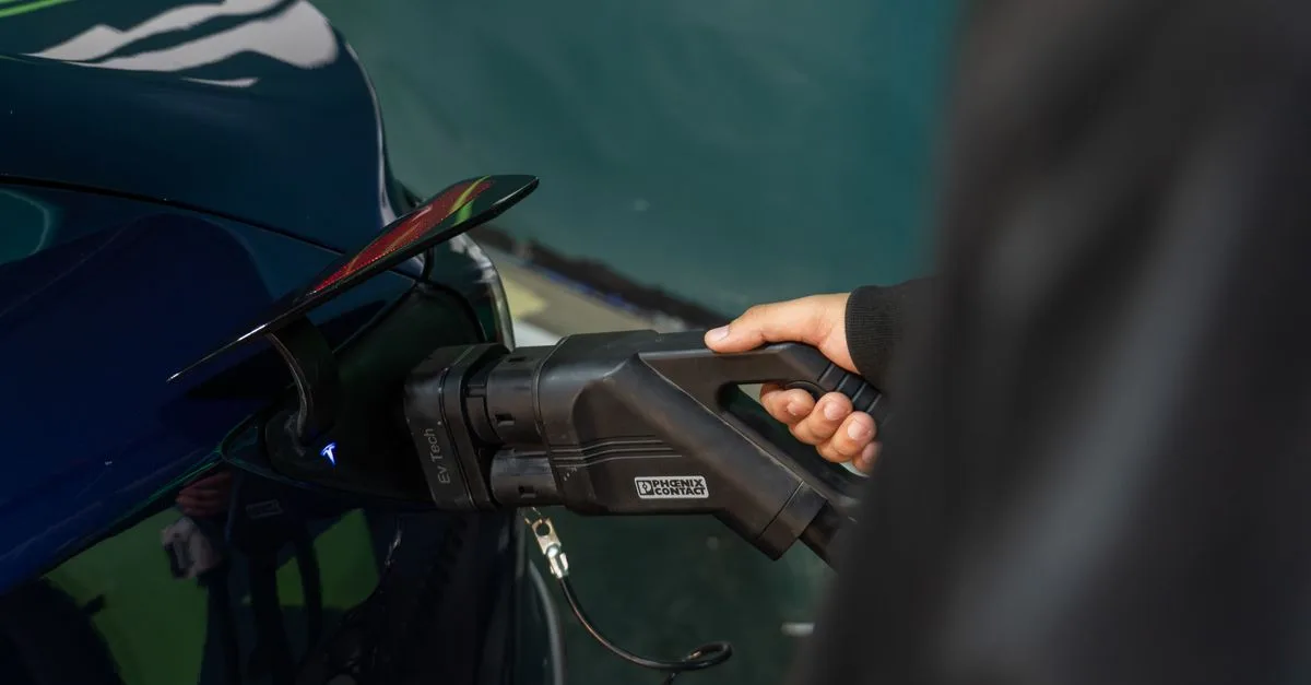 d&eacute;couvrez tout sur les v&eacute;hicules &eacute;lectriques : avantages, technologies, autonomie et impact environnemental pour une mobilit&eacute; durable et innovante.