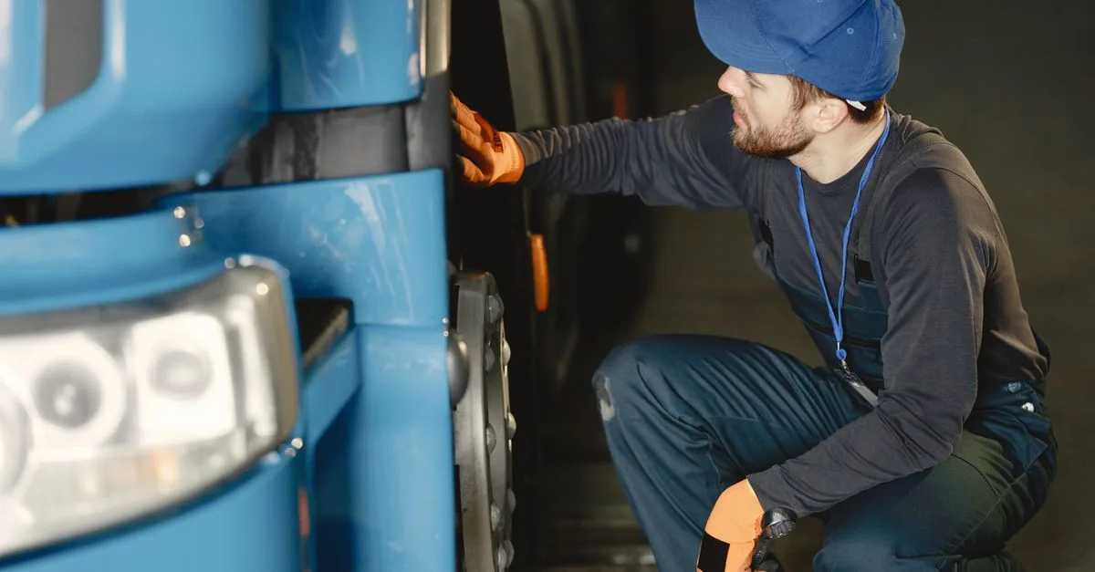 inspection de véhicule : contrôle complet pour assurer sécurité, conformité et performance optimale de votre voiture.